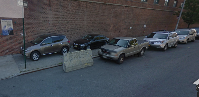 Illustration for article titled Street View Car Spotting: Part 1